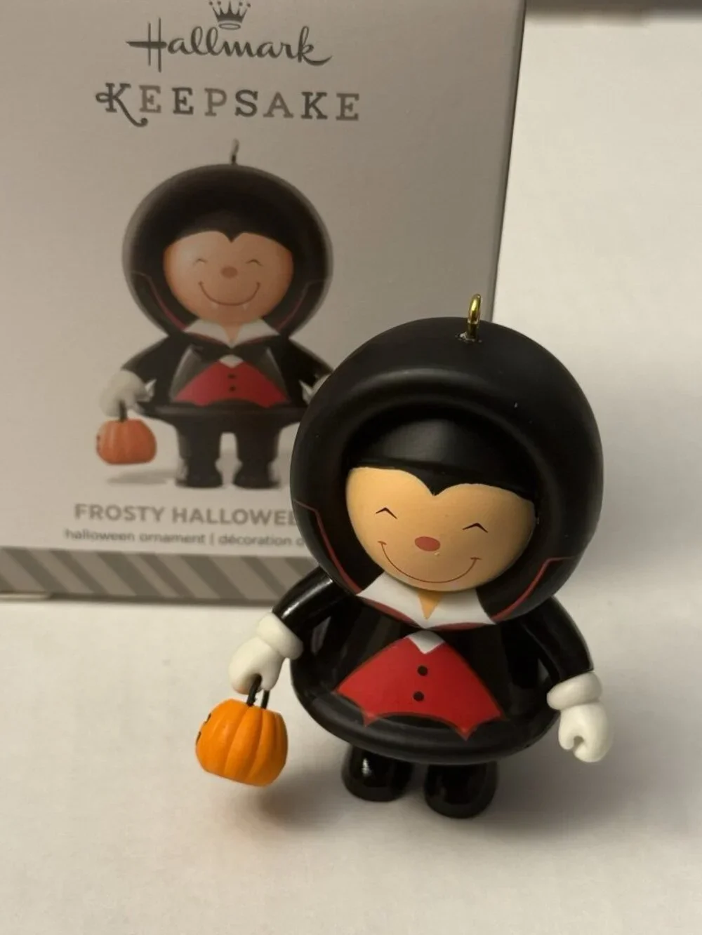 Frosty Halloween Fun Hallmark Keepsake Ornament 2014 QF05216 Vampire Costume MM9